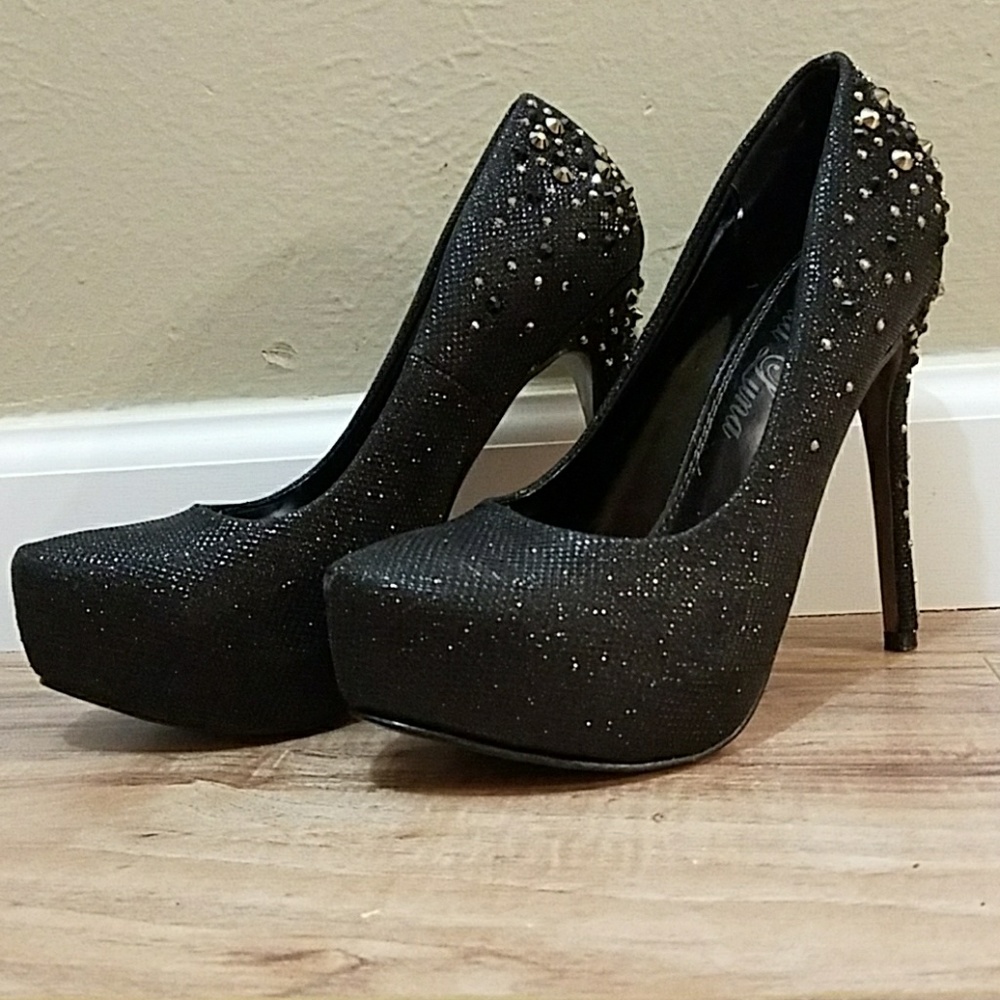 🍬OFFERS🍬 Bella Luna black studded heels, size 7